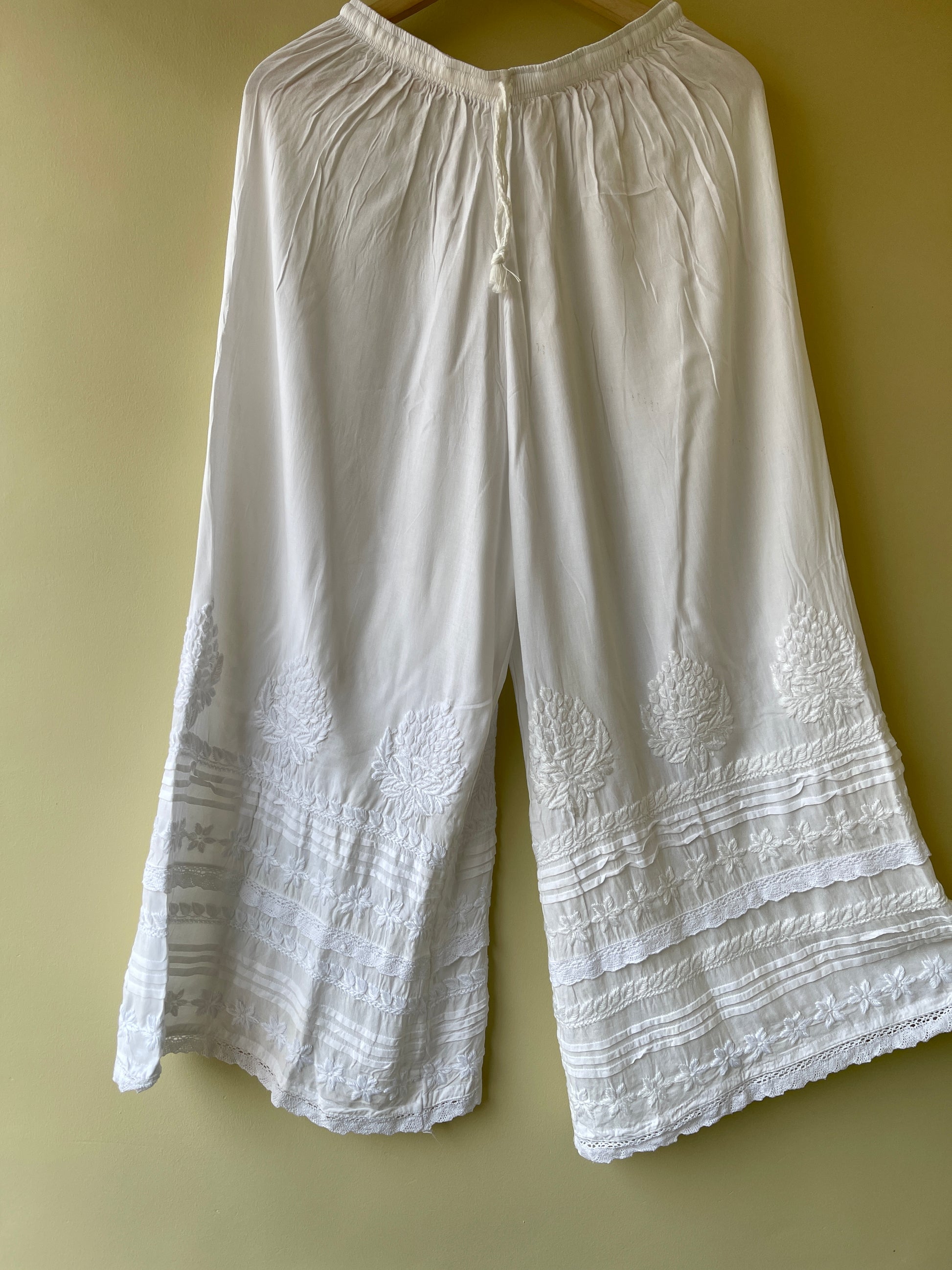 Asad Premium Cotton Chikankari Pants – Chowkhat Handicraft